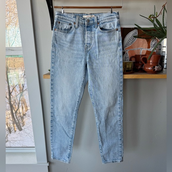 Levi’s Light Blue Wash Wedgie Straight Ankle Button Fly Jeans Size 25 - Picture 2 of 15